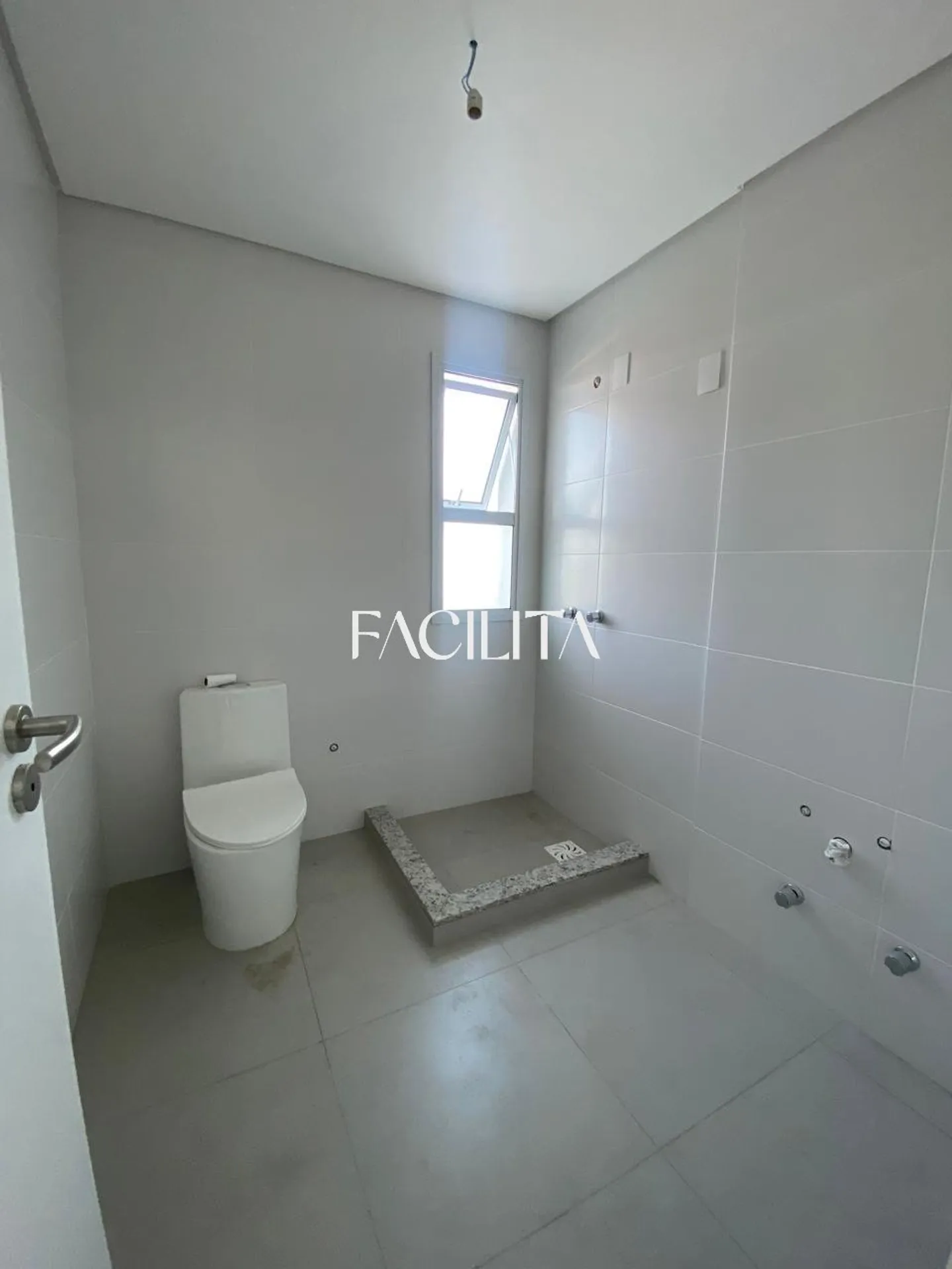 1-bedroom apartment with 3 parking spaces and 120 m² on 4th floor — photo 19
