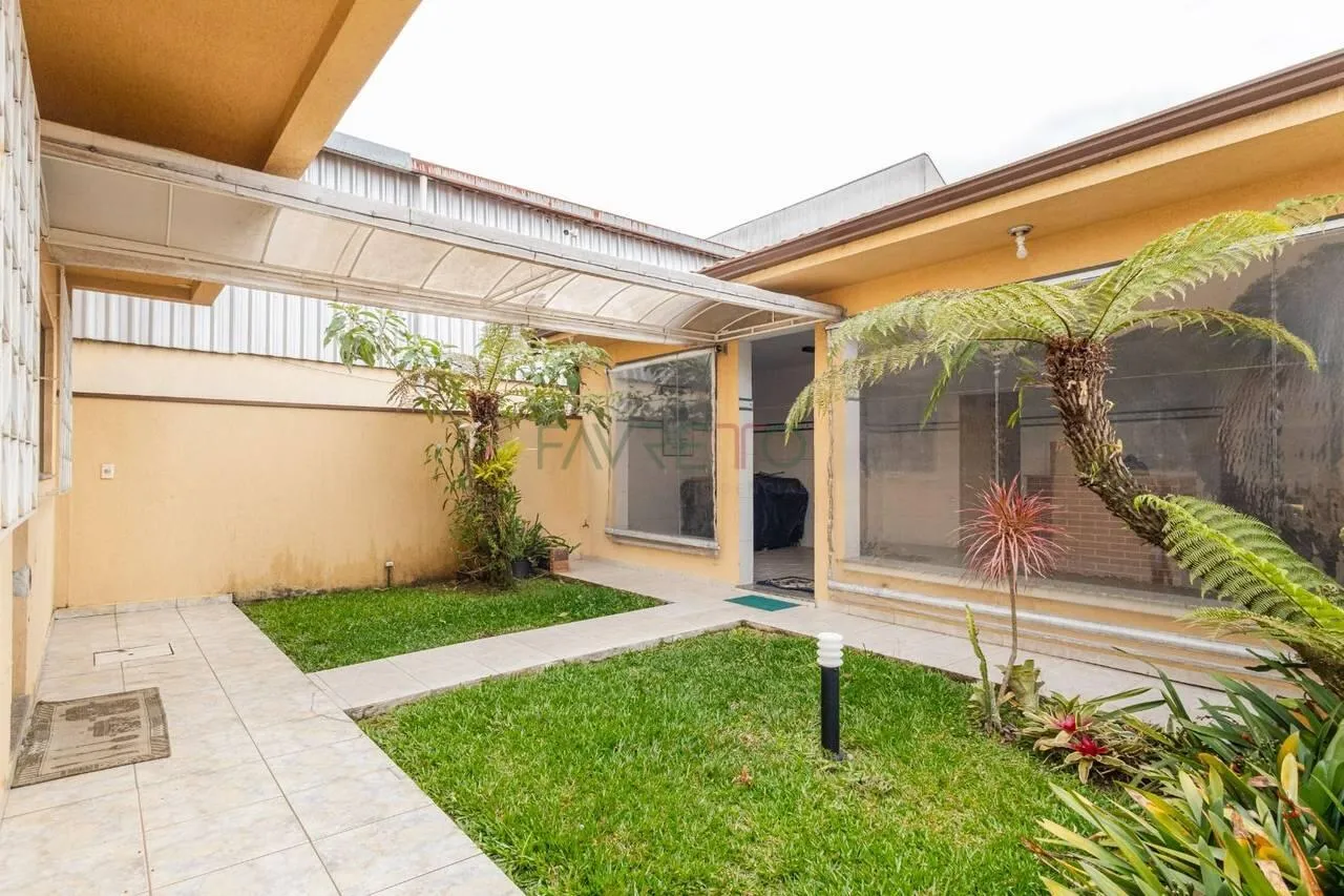 480 m² house with a bathtub and a garden — photo 13
