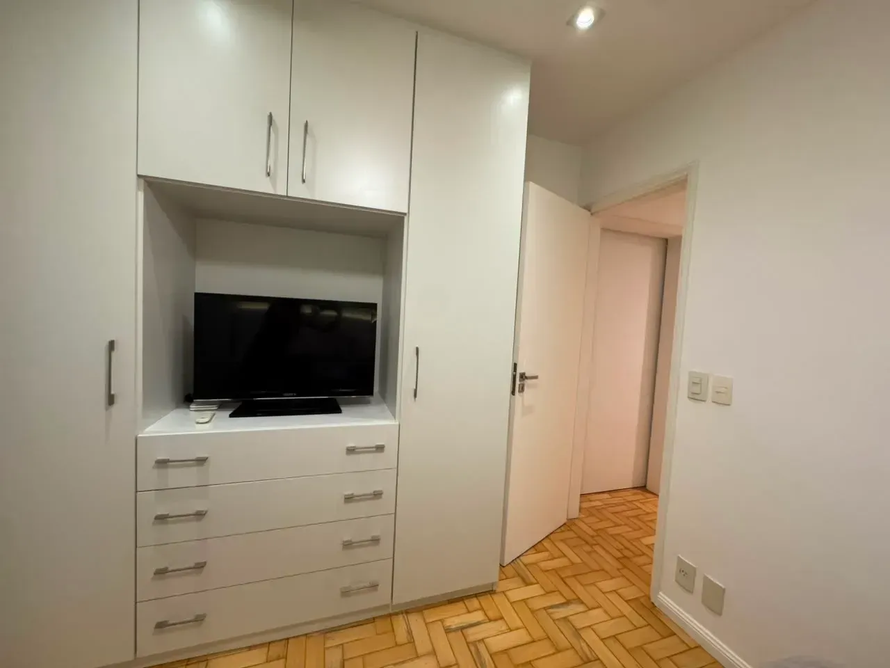 Furnished 82 m² apartment with 2 bedrooms and 2 bathrooms — photo 8
