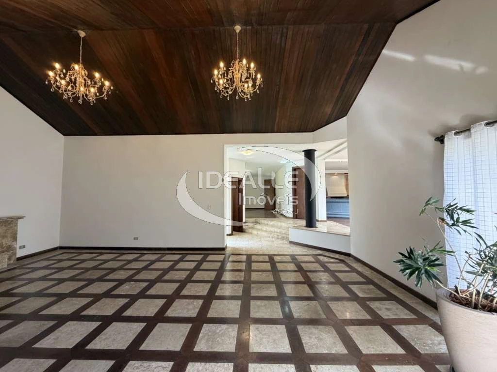 Unfurnished 477 m² house with 3 bedrooms and bright rooms — photo 3