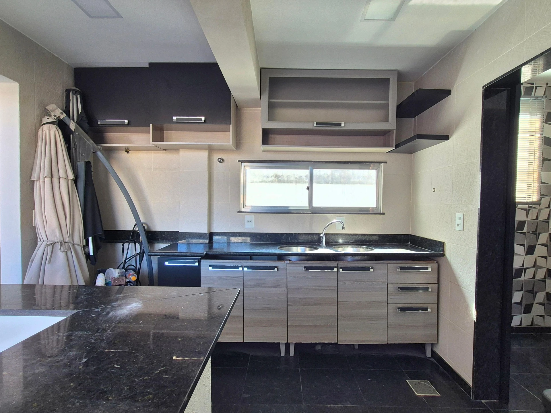 Rental apartment with 2 bedrooms and a balcony — photo 11