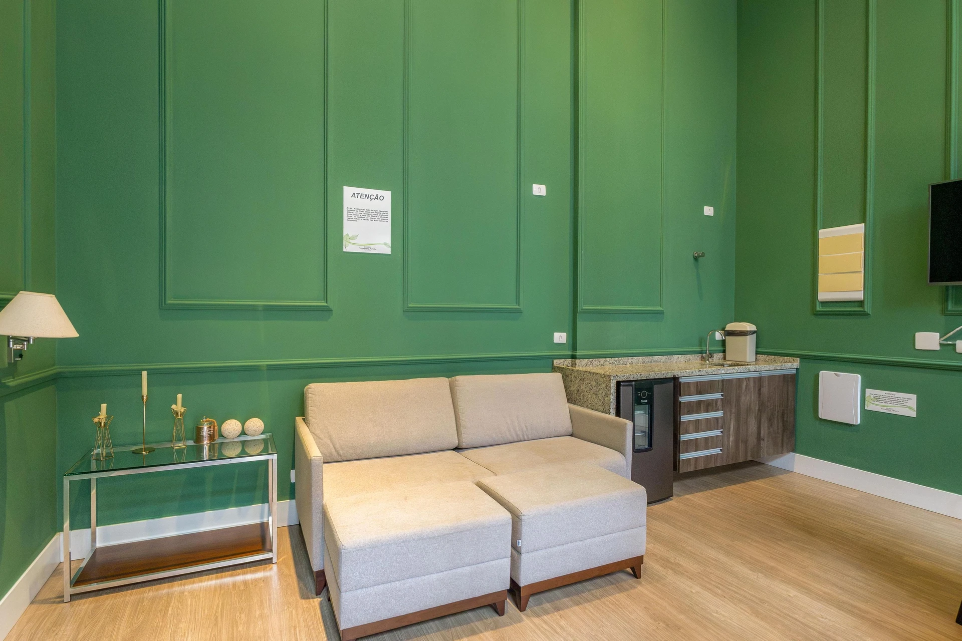 2-bedroom apartment with a glass-enclosed balcony — photo 67