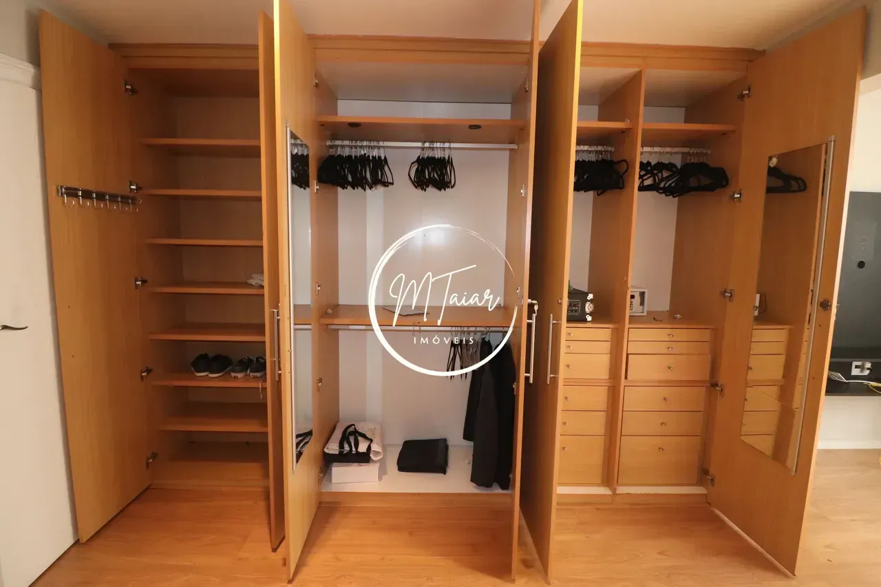 323 m² apartment with 4 bedrooms and 5 bathrooms — photo 16