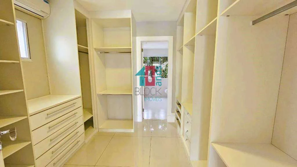 4-bedroom apartment with private garden and 364 m² — photo 20