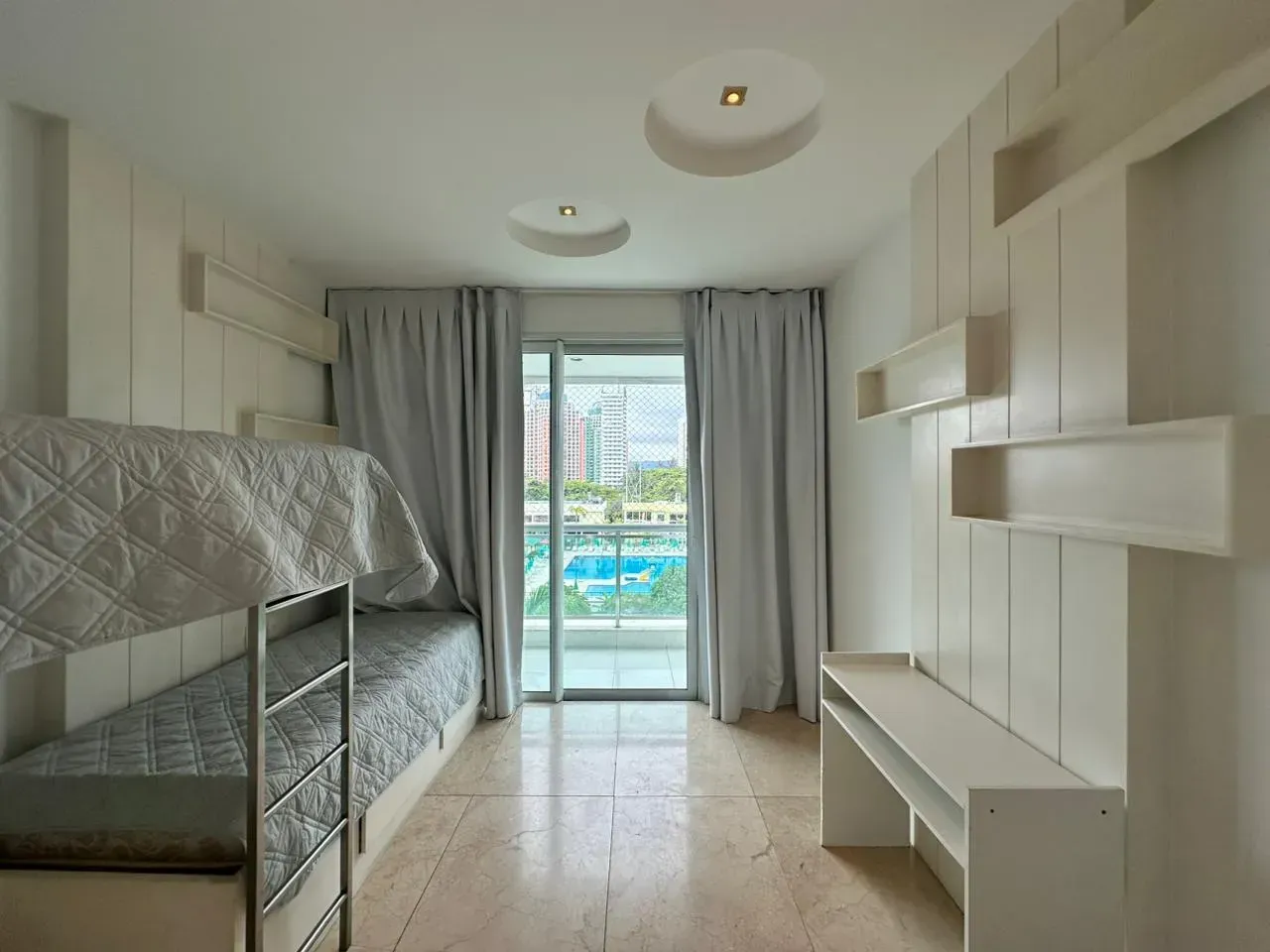 Apartamento mobiliado com 4 quartos e cozinha fechada — photo 15