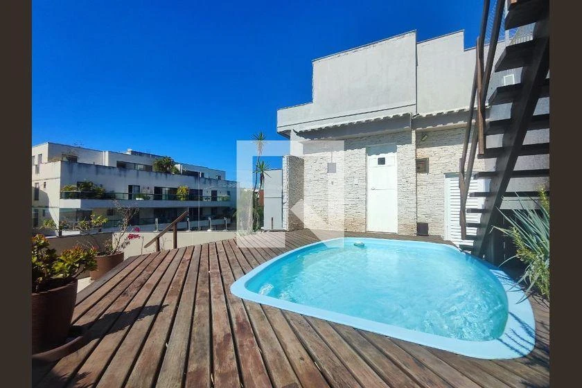 Rental apartment with 4 bedrooms, 360 m² and a balcony — photo 4