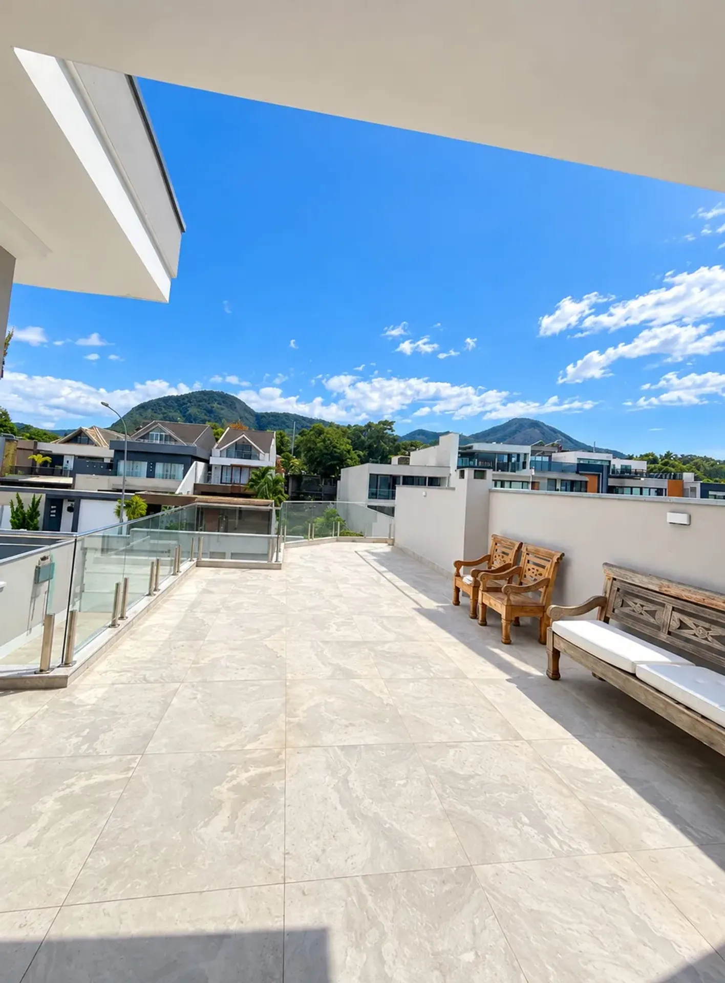 Furnished 400 m² house with 5 bedrooms and 3 parking — photo 10
