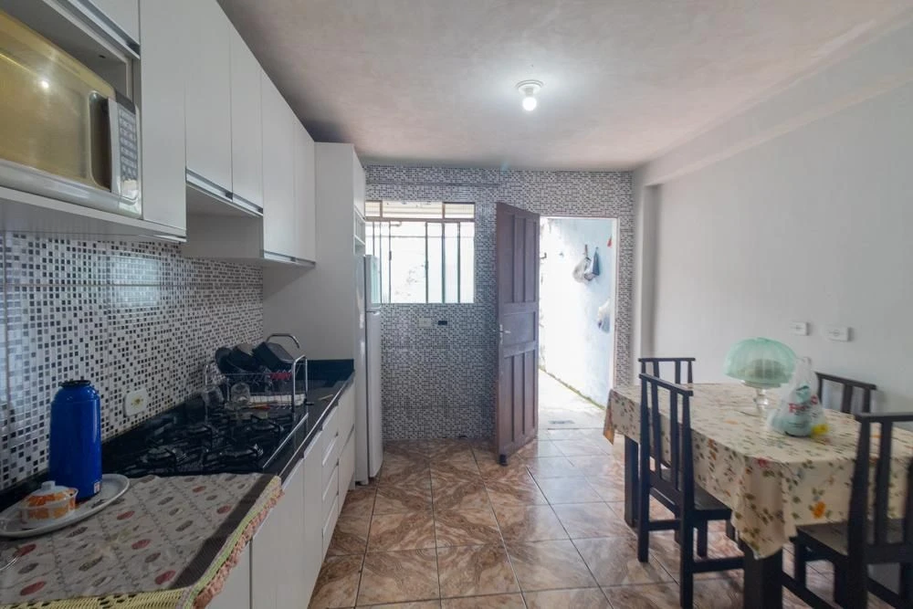 Casa mobiliada, 180 m², com jardim