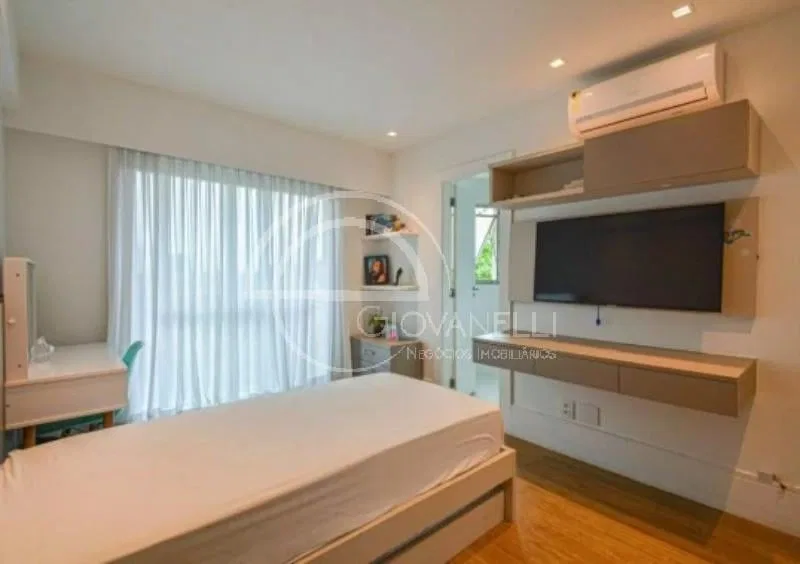 Furnished apartment with 4 en-suite bedrooms — photo 6