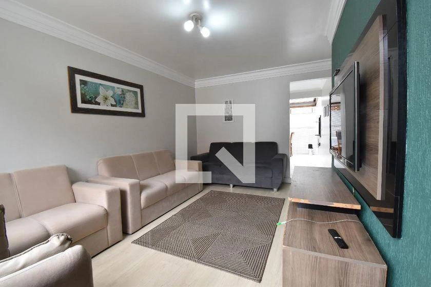 2-bedroom house with a washing machine