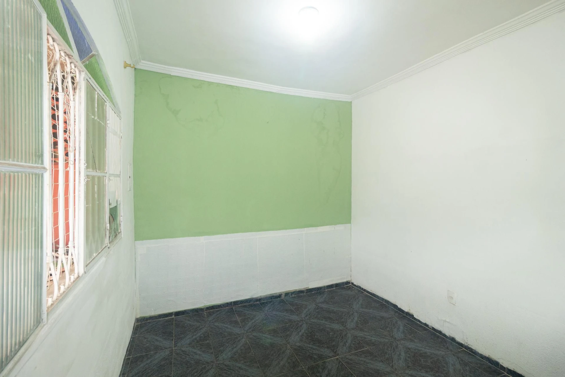 Casa com 2 quartos, 1 suíte e área de lavanderia — photo 24