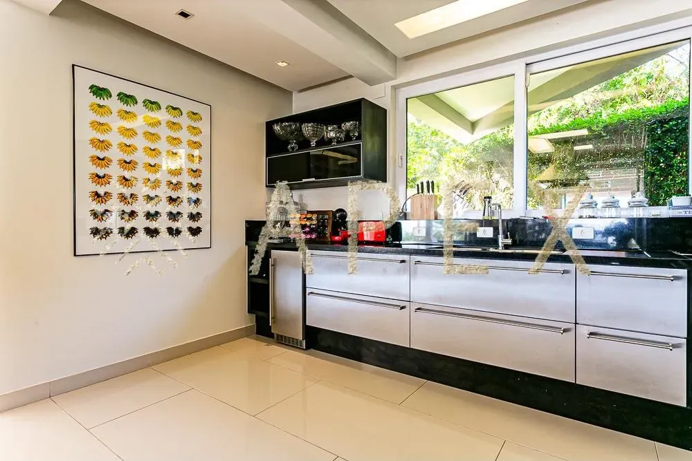 6 en-suite bedrooms, 9 bathrooms, 1600 m² and BBQ — photo 28