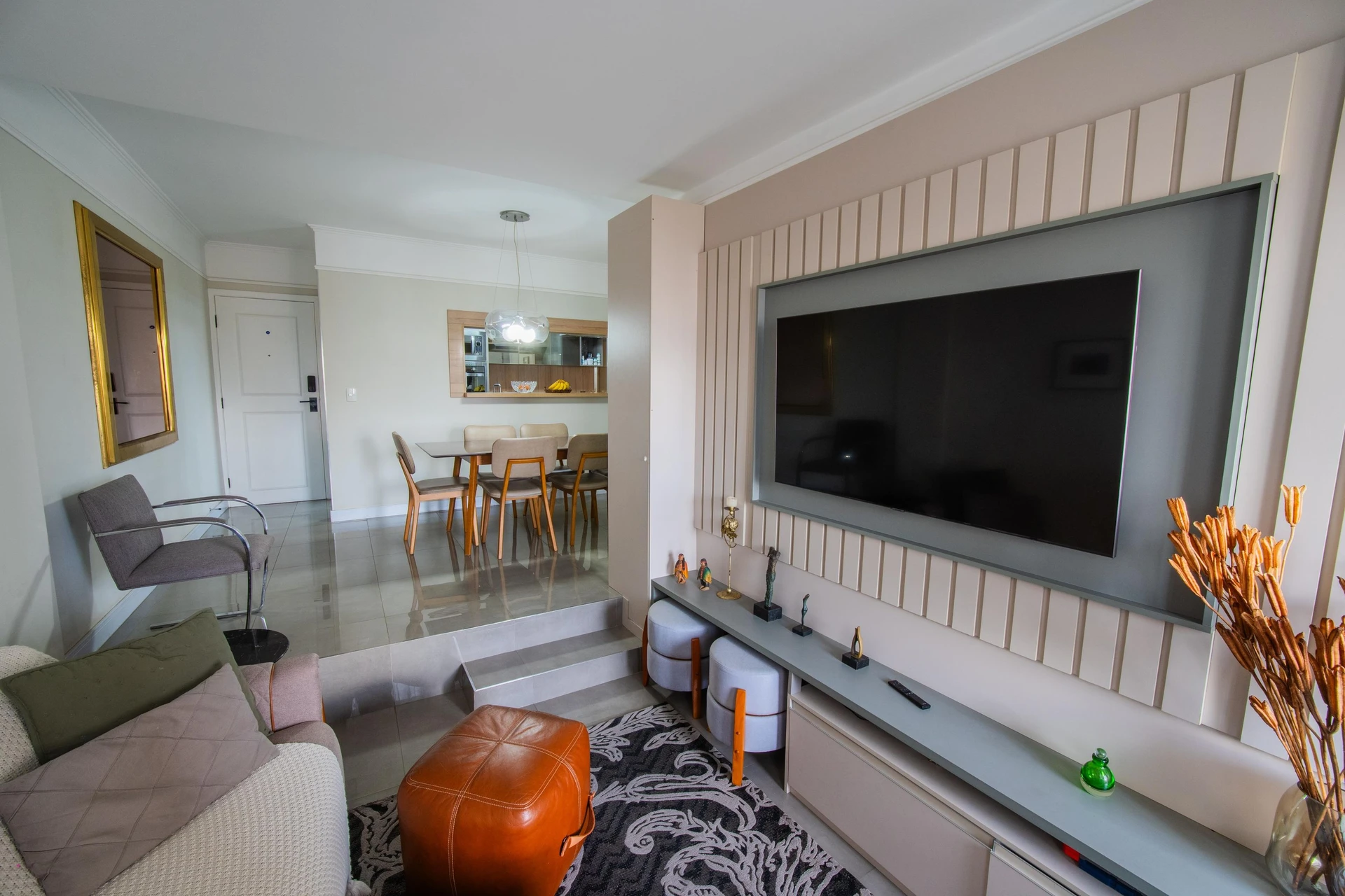 Walk-in closet in a 2-bedroom apartment, 91 m² — photo 14