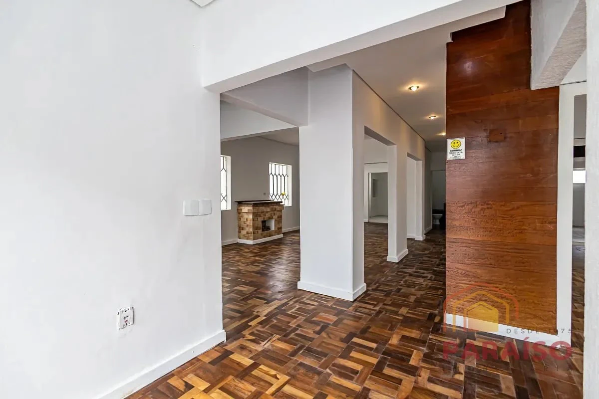 Деревянный пол или ламинат и 4 спальни: дом 165 м² — photo 27