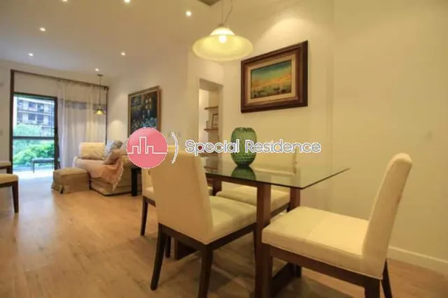 Apartamento mobiliado com 2 quartos e varanda de vidro — photo 5