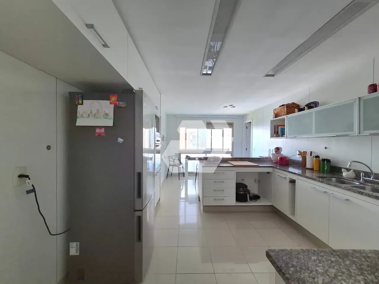 Apartamento mobiliado com 5 quartos e varanda envidraçada — photo 3