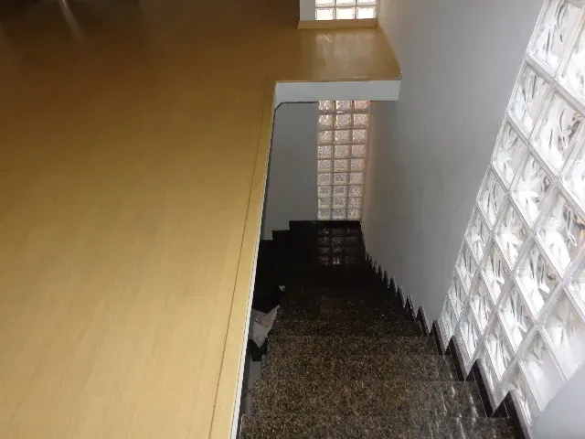 House with 3 bedrooms and 2 bathrooms, 3 parking spaces — photo 18