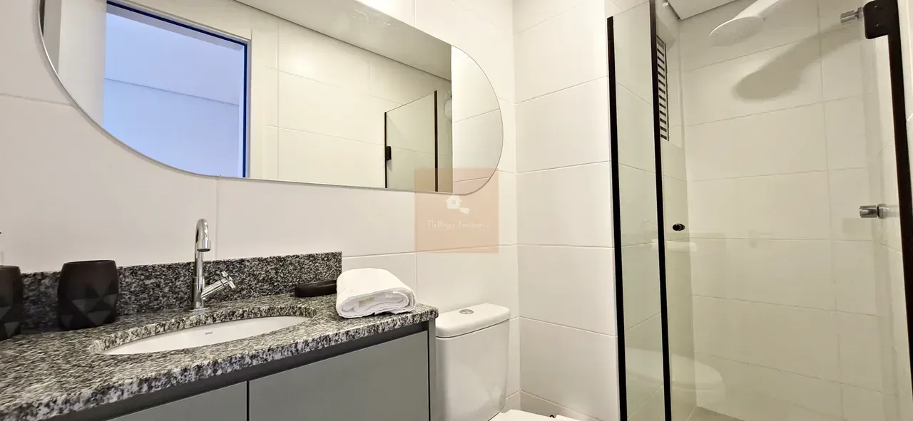 Floor-to-ceiling windows in a one-bedroom apartment, 39 m² — photo 9