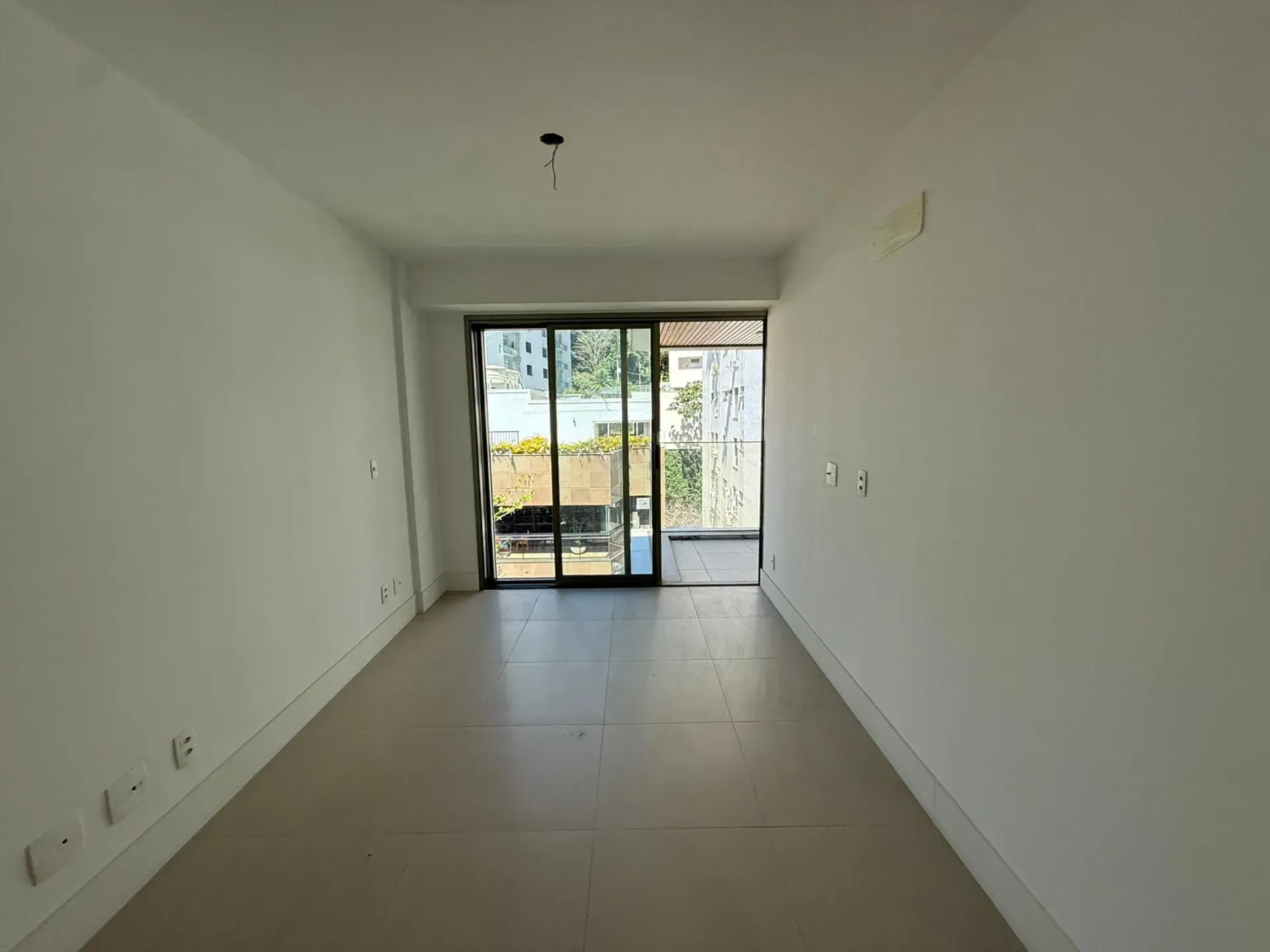 Apartment with balcony, 3 bedrooms and 2 parking spots — photo 13