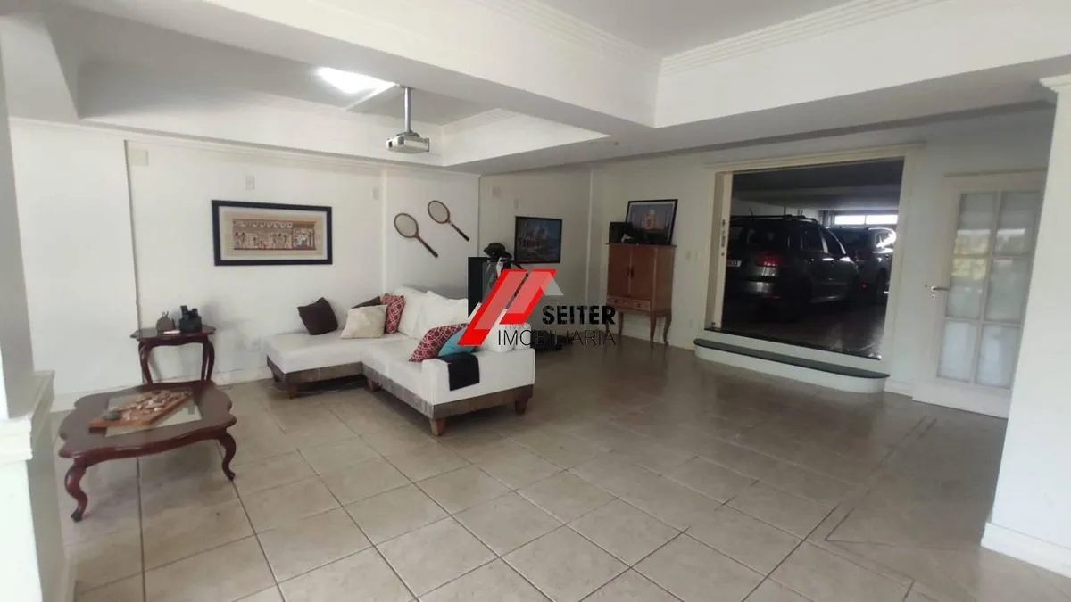 Rental house with 5 bedrooms and an open-plan kitchen — photo 60