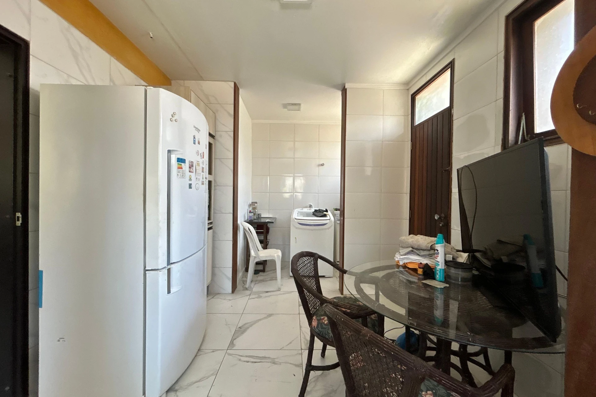 300 m² house with a jacuzzi and a bathtub — photo 10