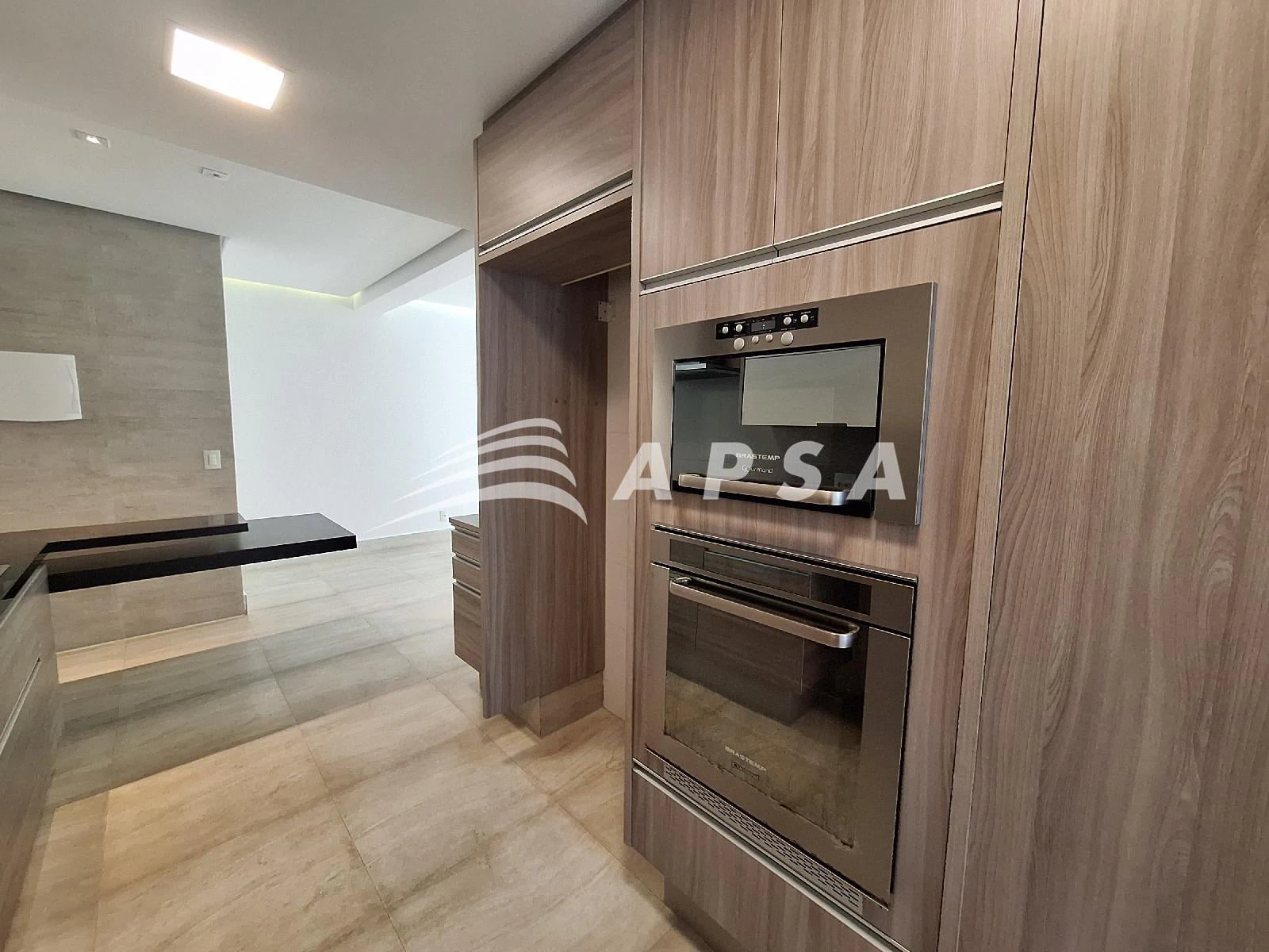 Apartment, 96 m², with a glass-enclosed balcony — photo 10