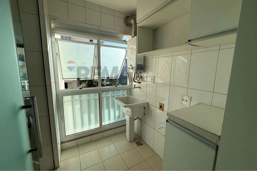 Apartamento reformado de 98 m² com varanda fechada — photo 18
