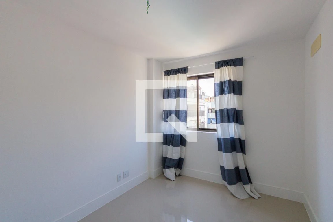 One-bedroom apartment with a mountain view in Rio de Janeiro — photo 14