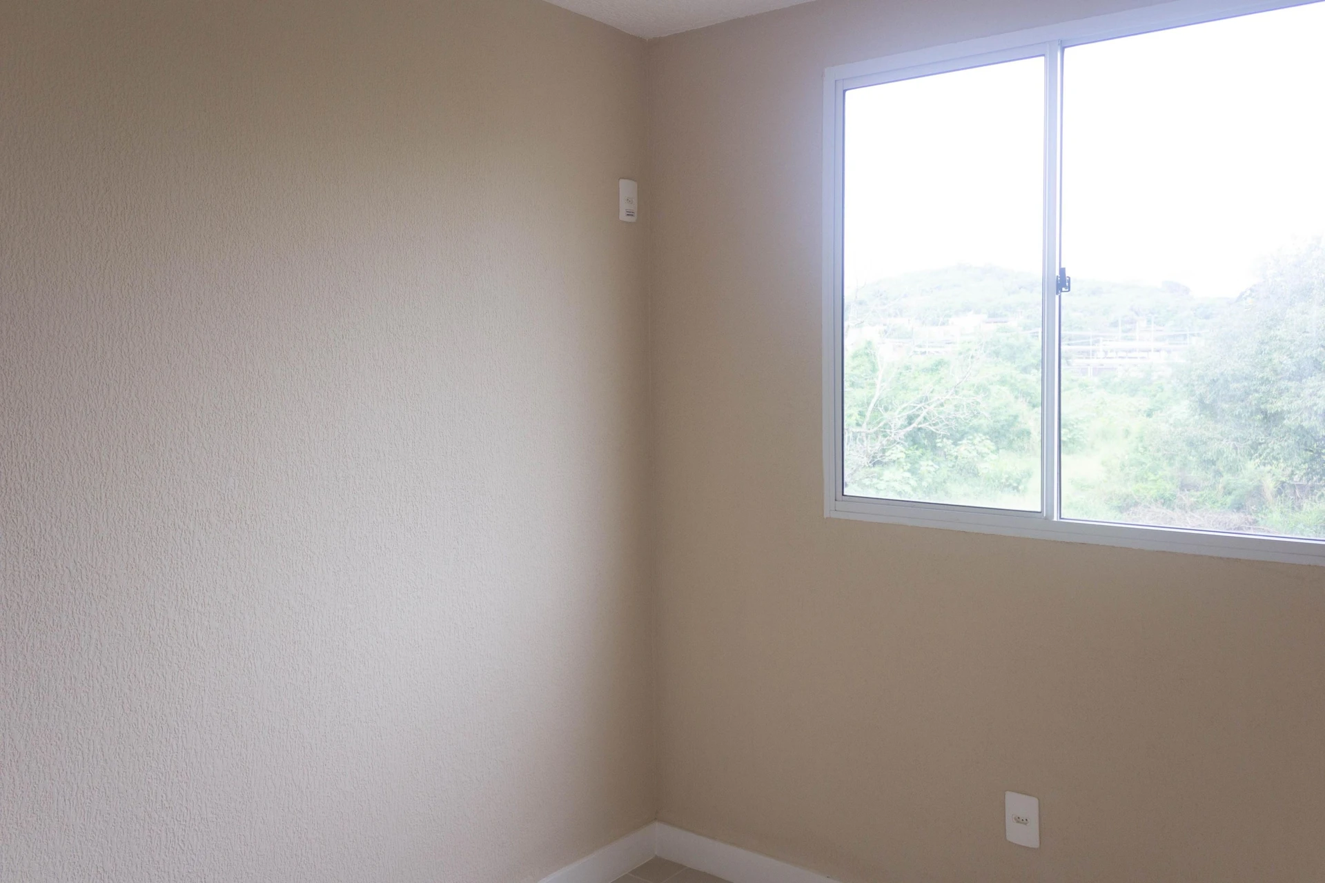 2-bedroom apartment in a building with a gym — photo 15