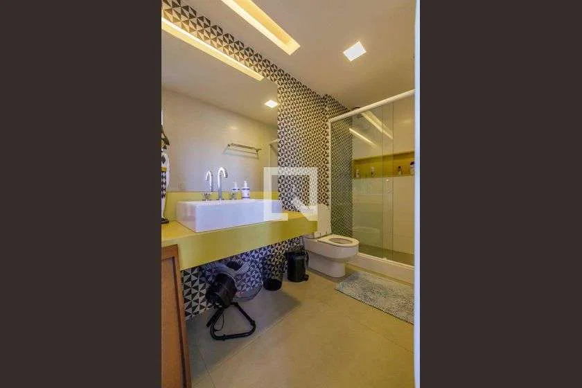 Furnished 136 m² 1-bedroom apartment with 2 parking — photo 28