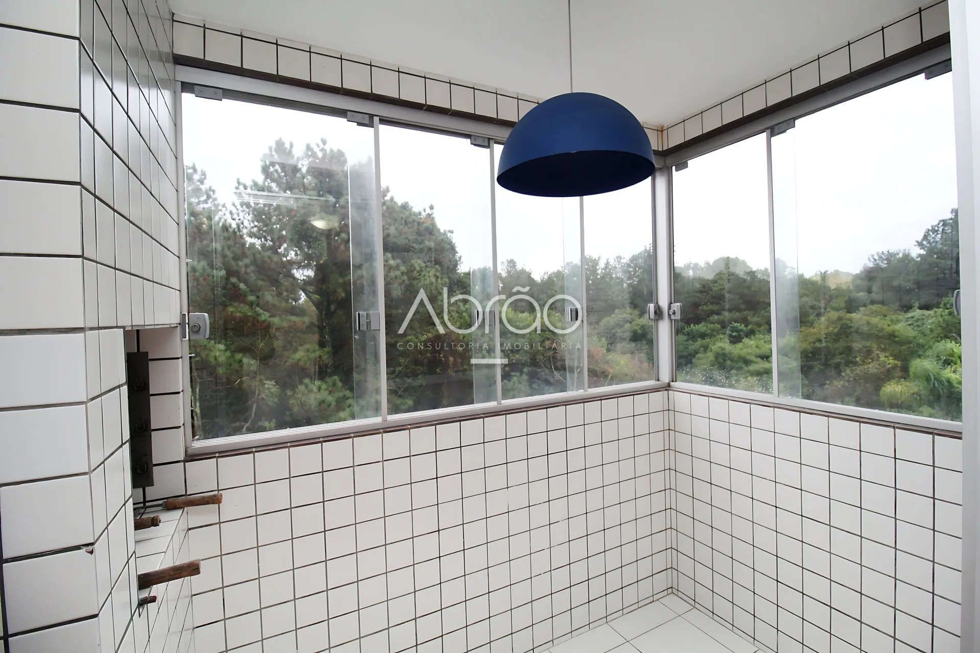 Apartamento con 3 dormitorios y balcón con parrilla — photo 6