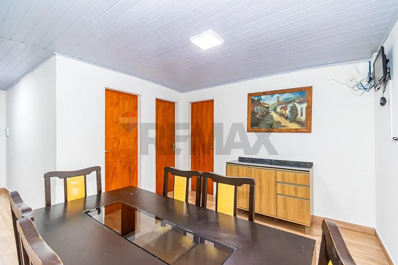 House with 5 bedrooms and 5 bathrooms, separate kitchen — photo 14