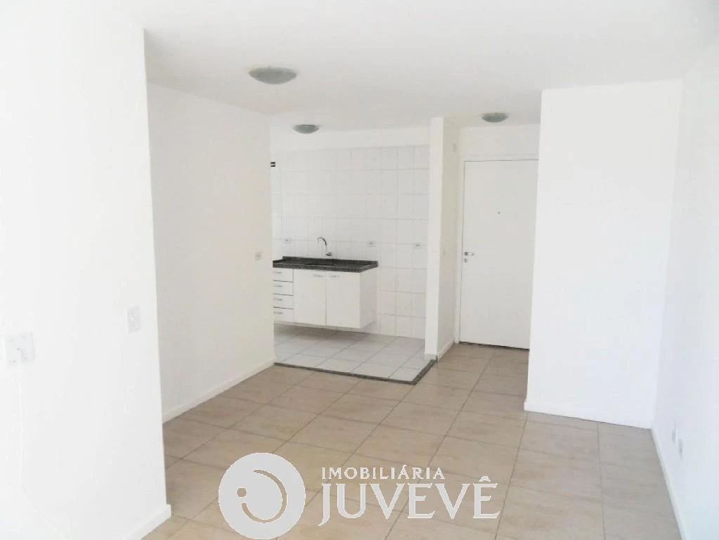 3-bedroom apartment in a building with a pool