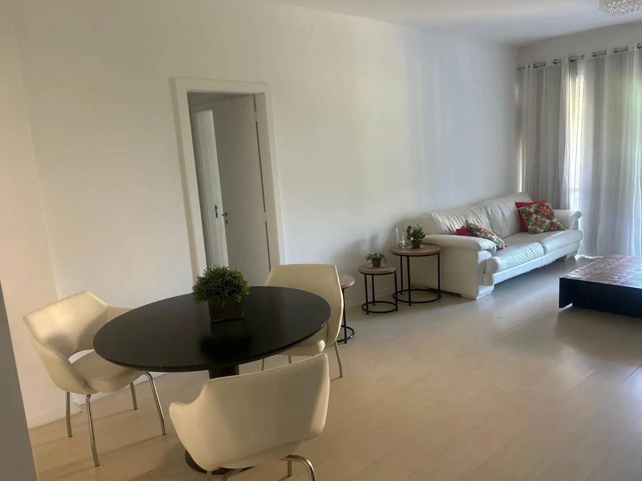 Furnished 130 m² apartment with 3 bedrooms and 2 parking — photo 5