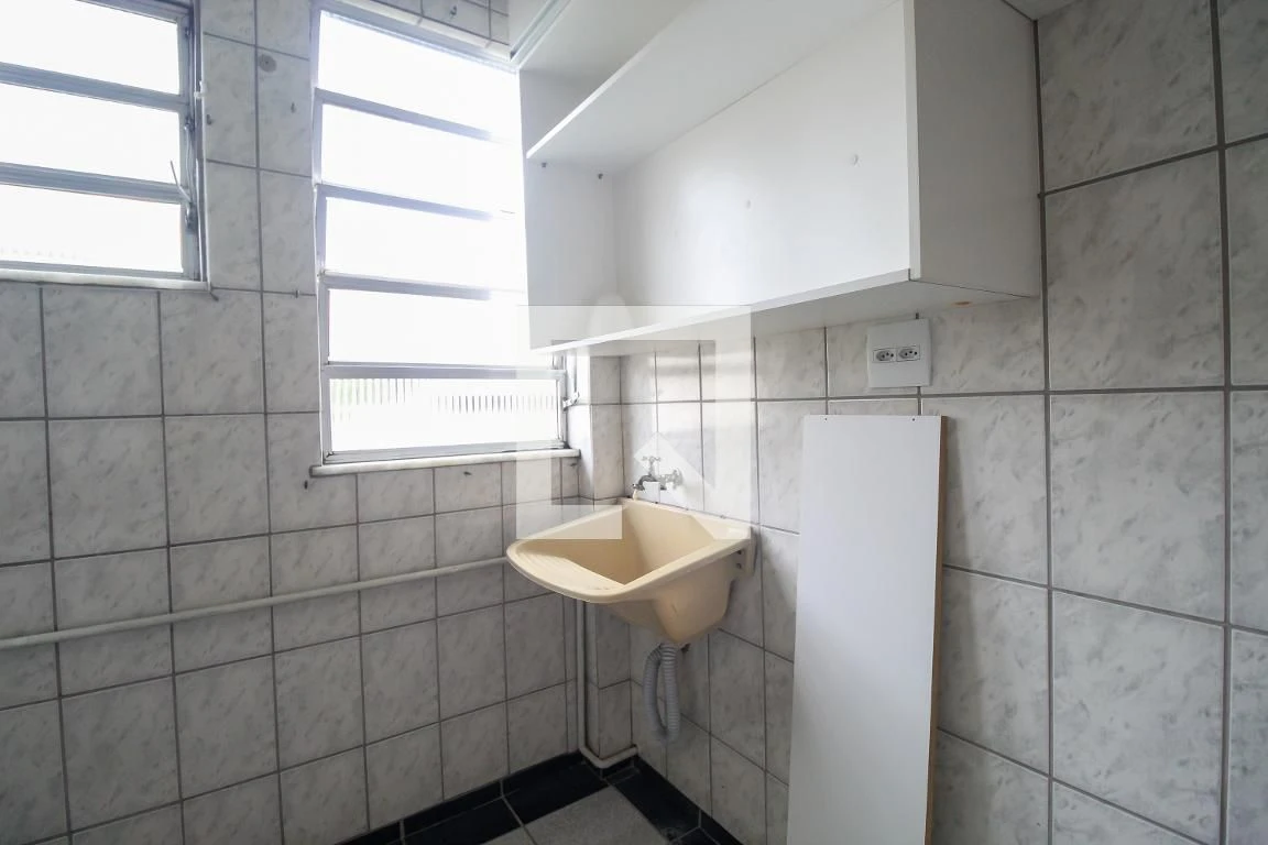Unfurnished 1-bedroom apartment with a private BBQ area — photo 18