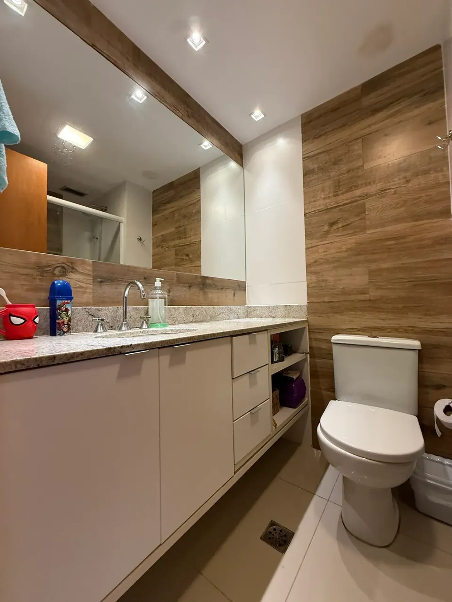 4-bedroom apartment in a building with a sauna — photo 27
