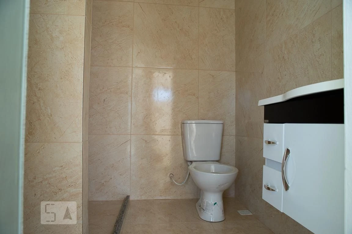 Unfurnished apartment with 2 bedrooms and a balcony — photo 10
