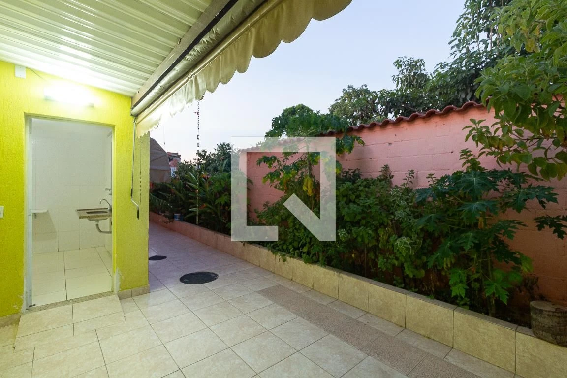 200 m² house with a private BBQ and a private pool — photo 23