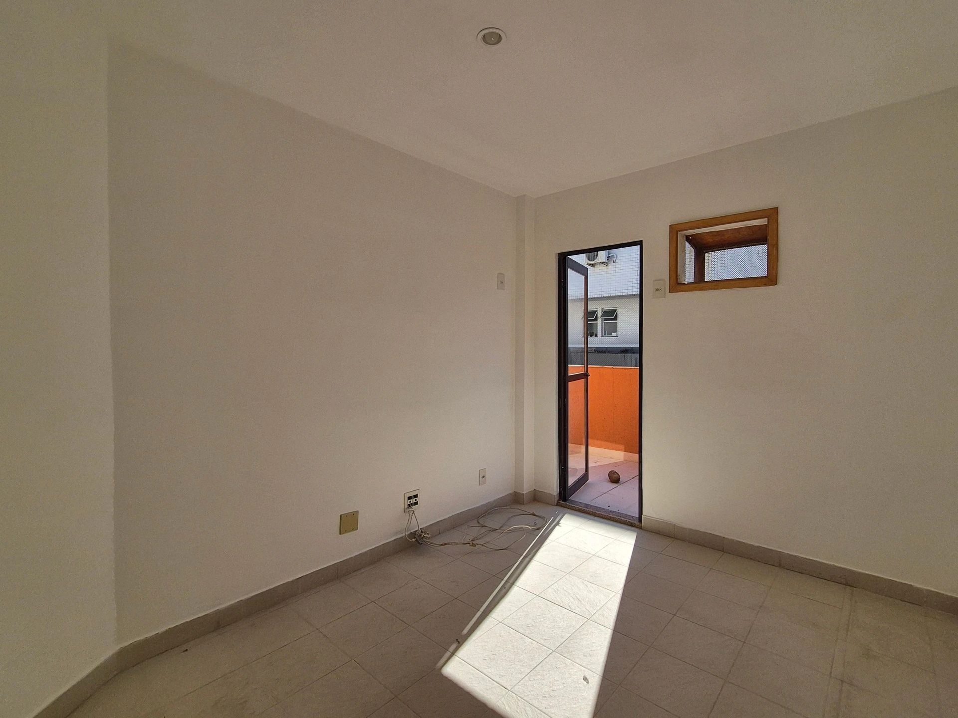 Rental apartment with 2 bedrooms and a balcony — photo 3