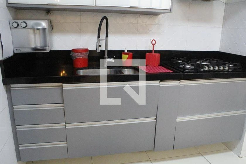 Casa em condomínio com 4 quartos e 117 m² — photo 47