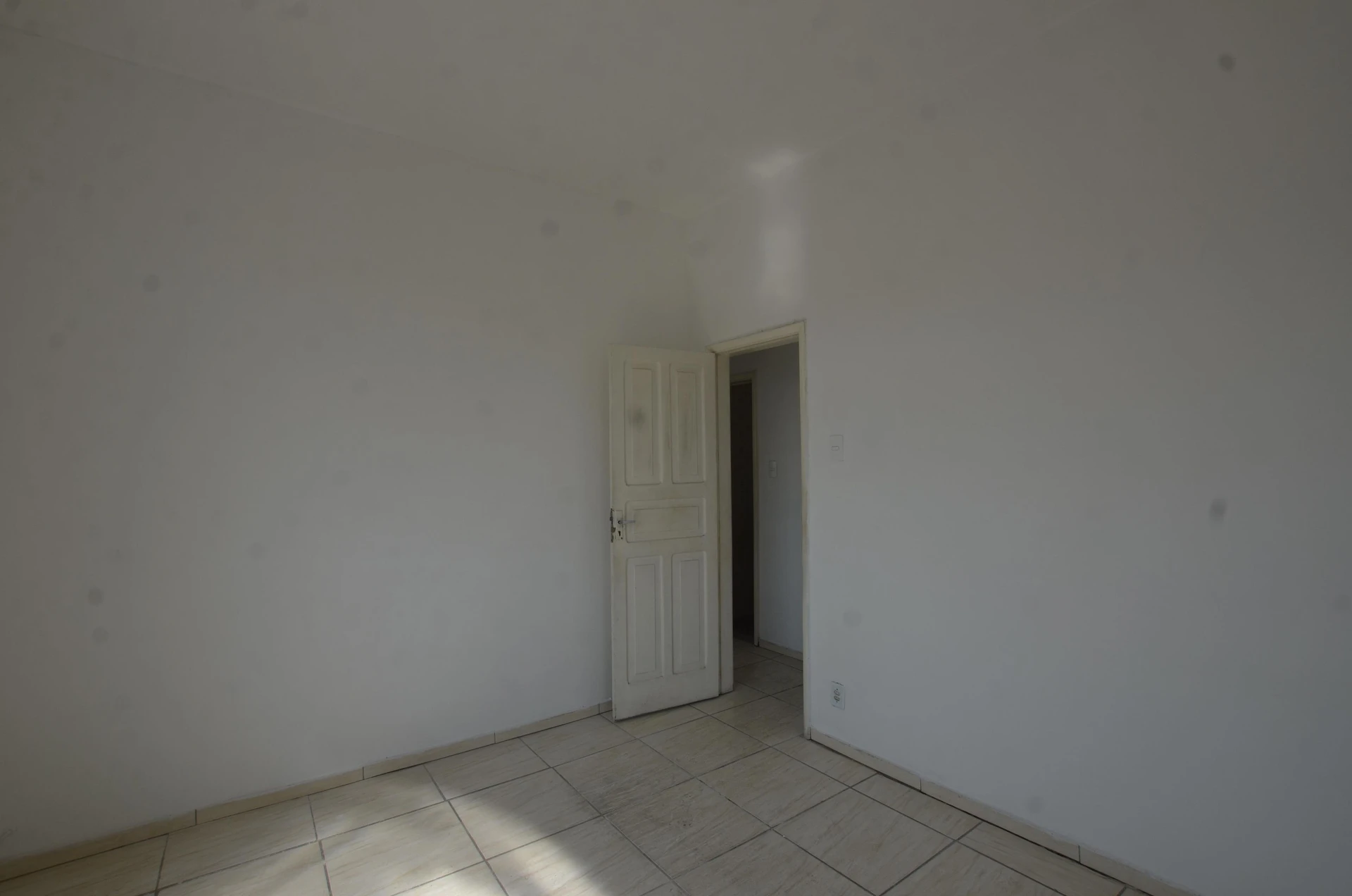 Unfurnished rental apartment with 2 bedrooms — photo 37
