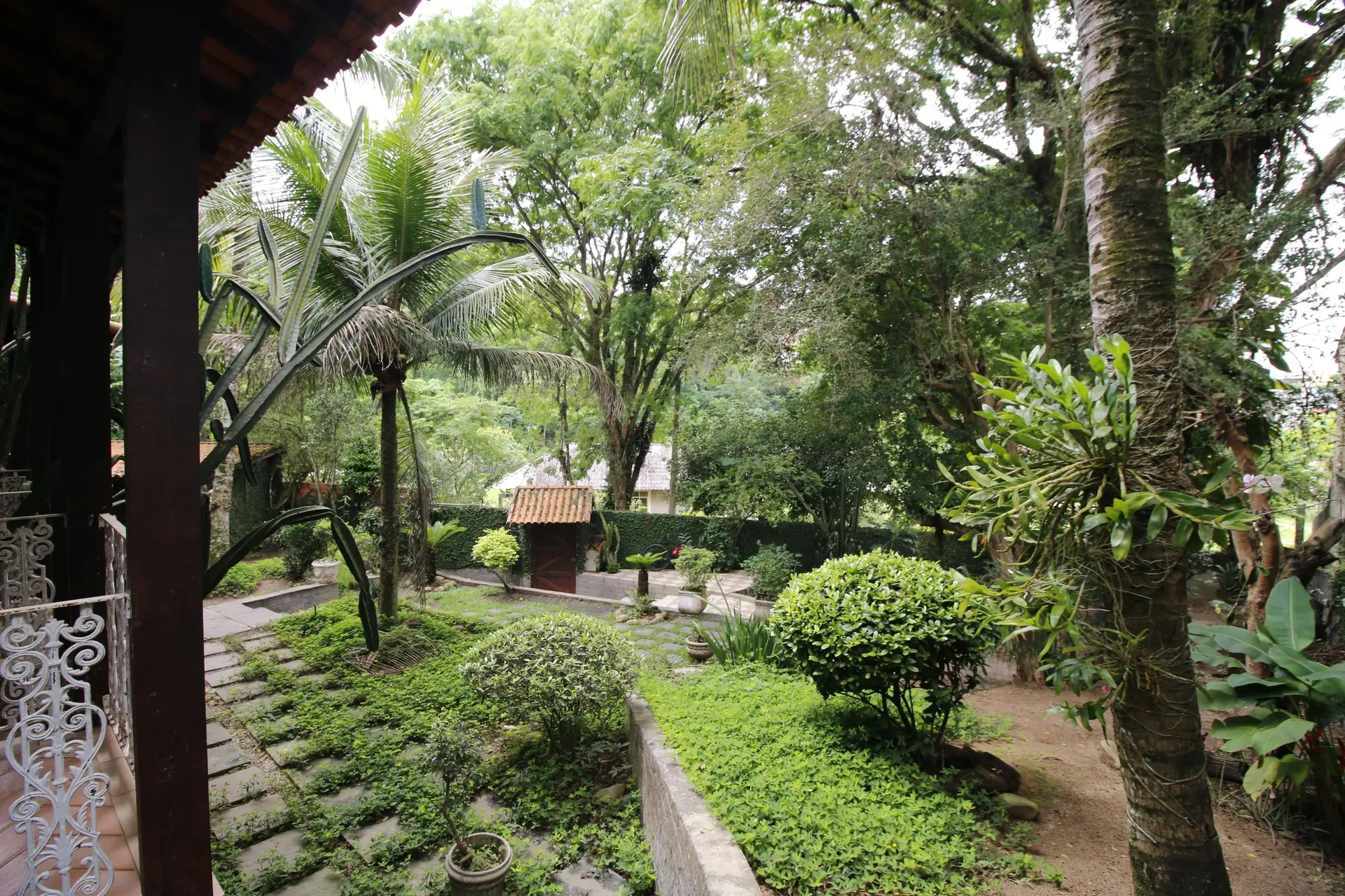 Furnished house, 700 m², with a jacuzzi — photo 21