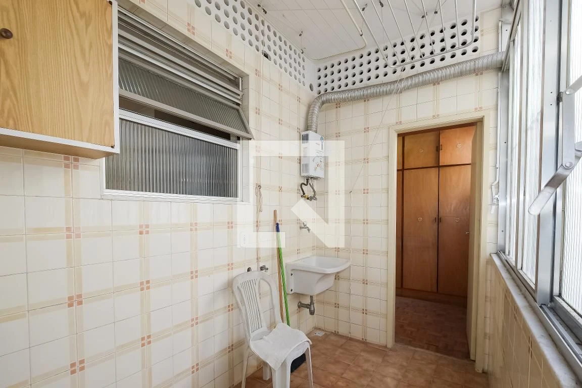 3-bedroom apartment with a mountain view in Rio de Janeiro — photo 47