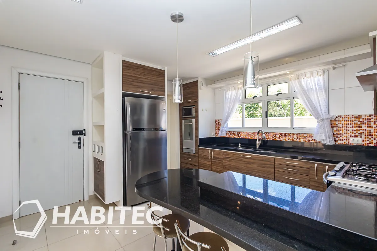 Residential house with 4 bedrooms and an integrated kitchen — photo 15