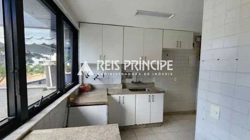Apartment with 4 bedrooms and a gas-stove kitchen — photo 19