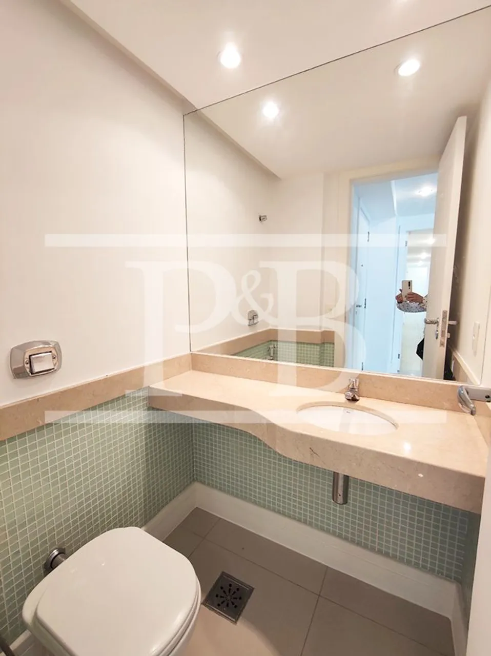 4-bedroom apartment with balcony, 300 m² — photo 19
