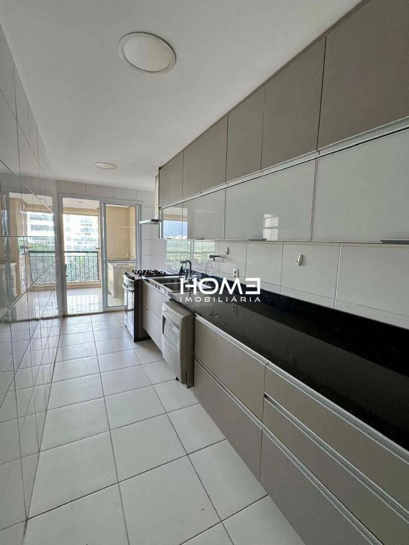 Home office in a 3-bedroom apartment, 155 m² — photo 43