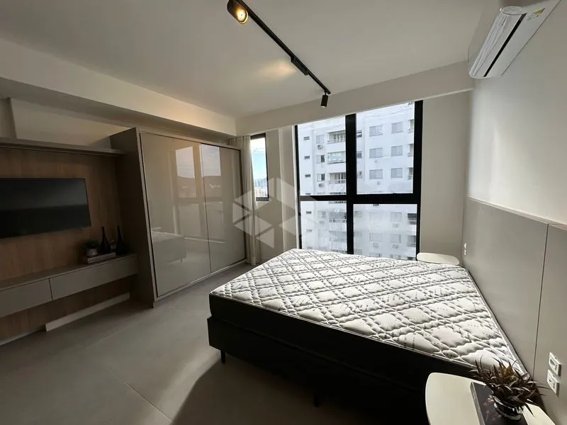 Furnished 33 m² studio with 1 bedroom and 1 bathroom — photo 10