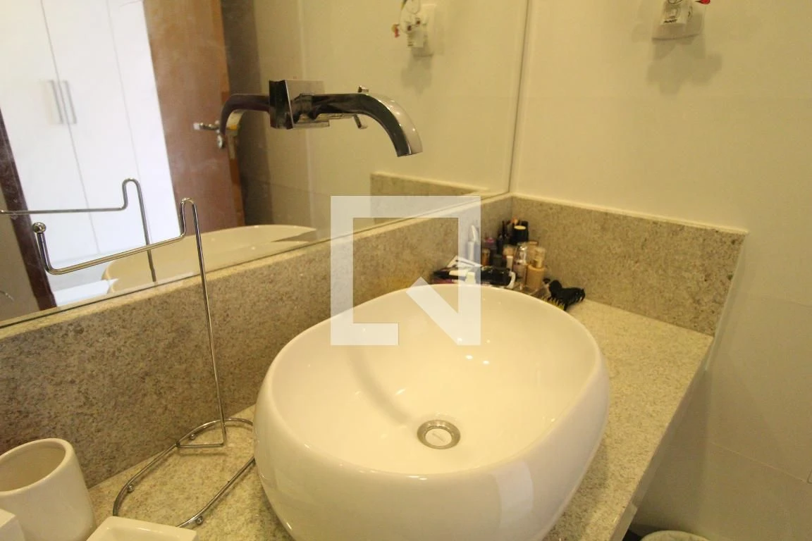 Furnished house with 4 en-suite bedrooms and private garden — photo 80