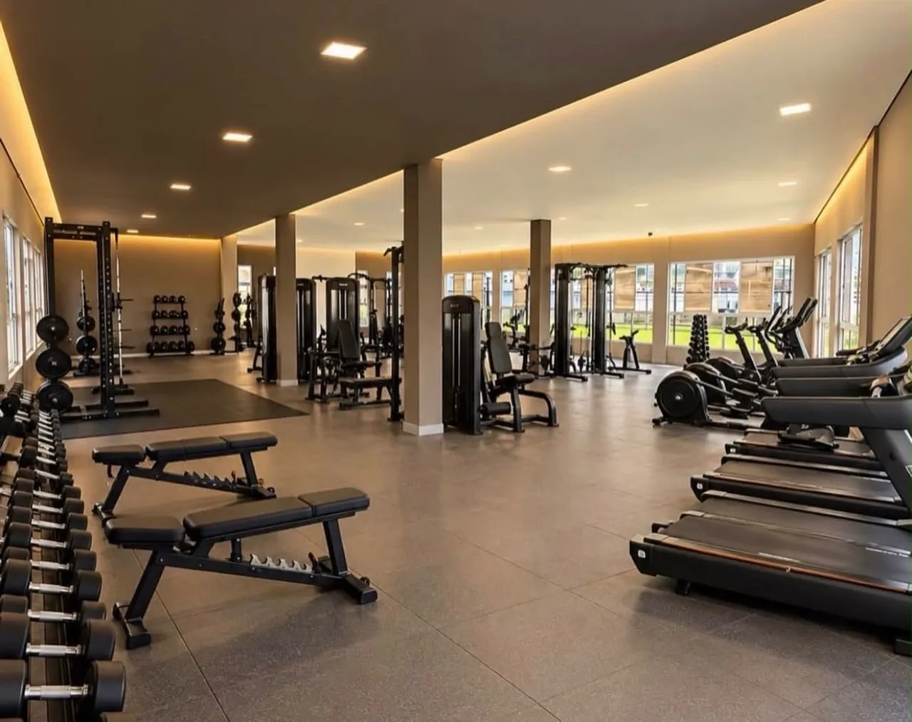 2-bedroom apartment in a building with a gym — photo 6